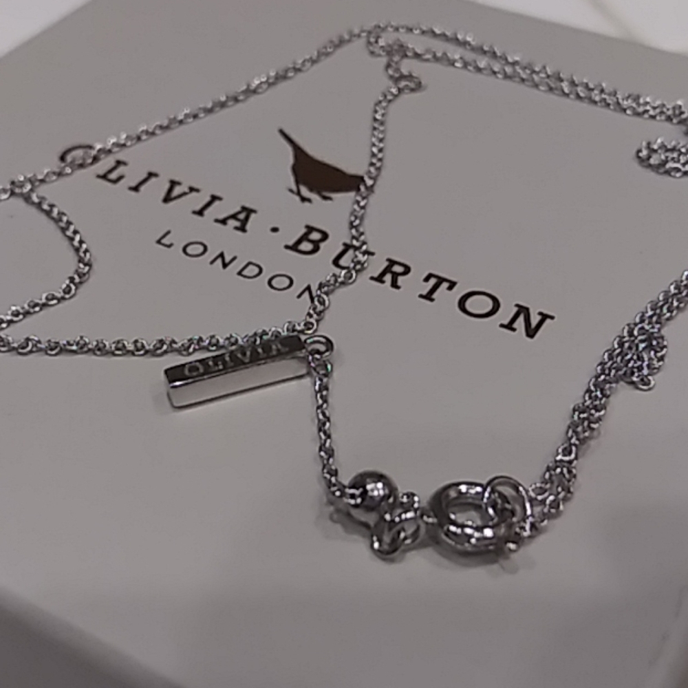 Olivia Burton 3D Queen Bee Silver Rose G Necklace - Picture 3 of 5